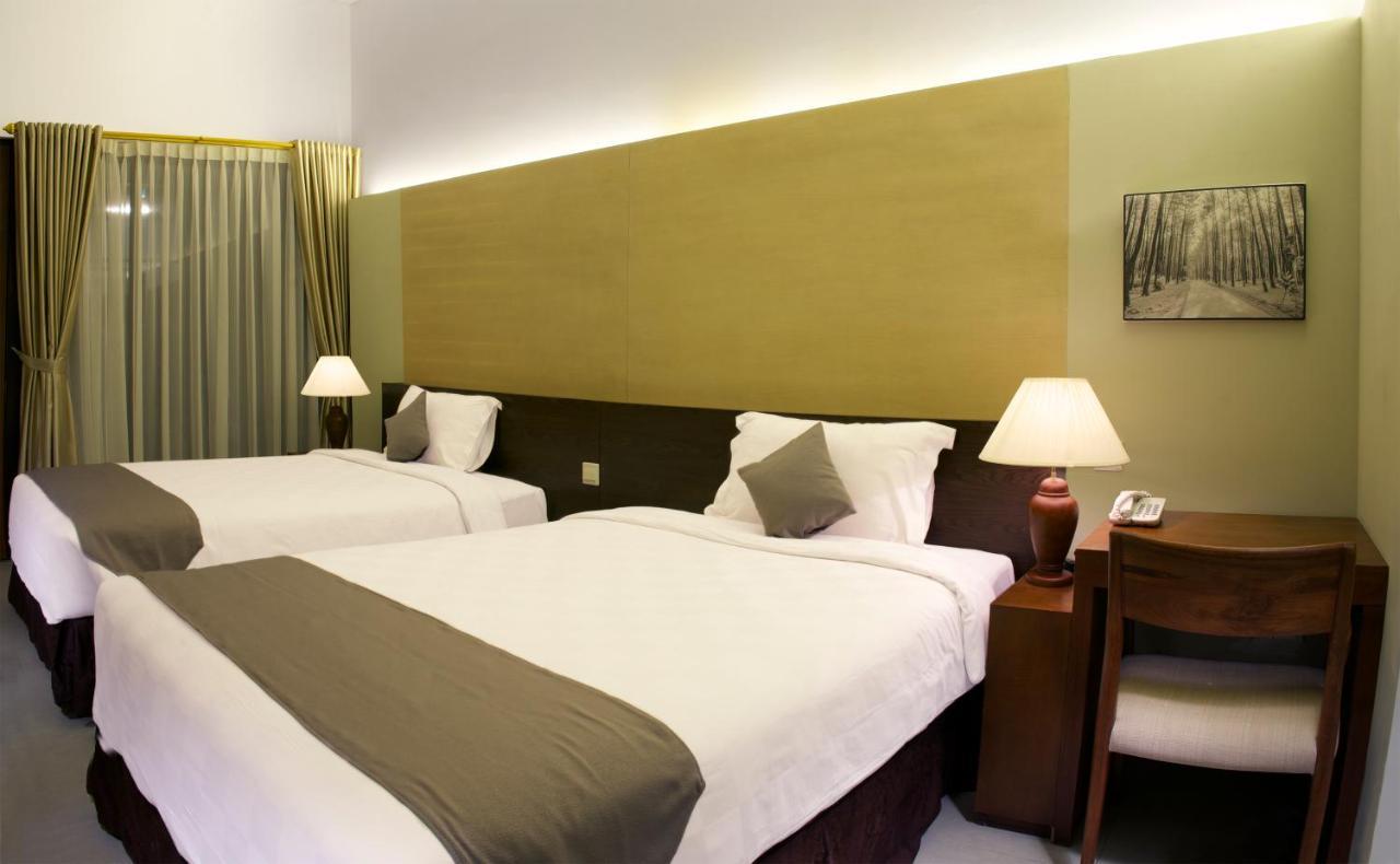 Hotel Neo+ Green Savana Sentul City Bogor Kültér fotó