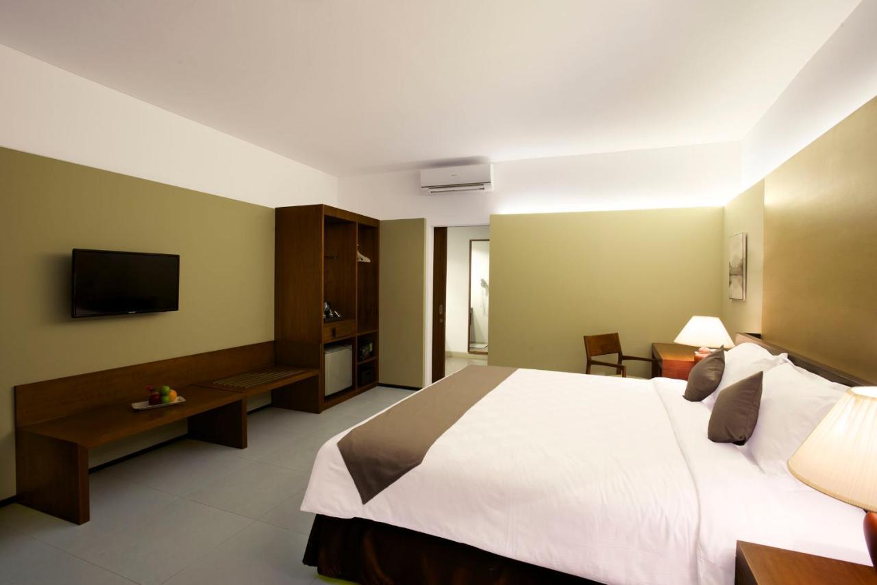 Hotel Neo+ Green Savana Sentul City Bogor Kültér fotó