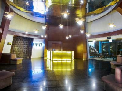 Hotel Neo+ Green Savana Sentul City Bogor Kültér fotó